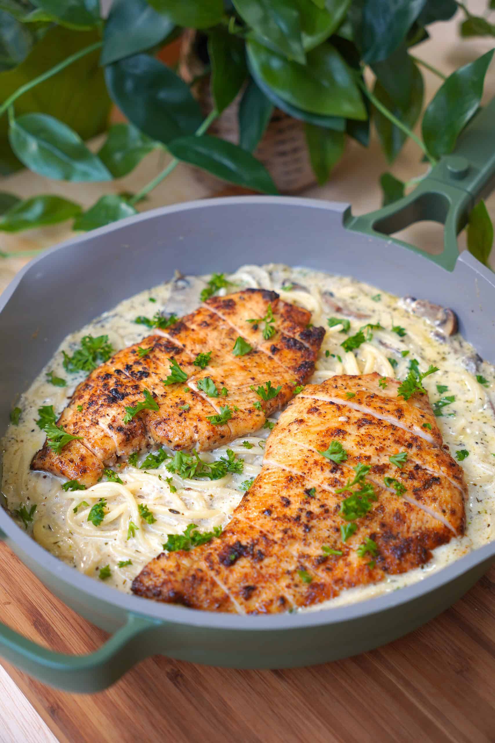 Creamy Chicken Pasta with Mushrooms